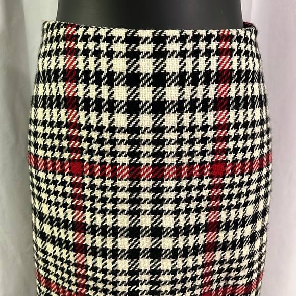 Talbots Black Ivory & Red Houndstooth Plaid Wool Blend Pencil Skirt - Picture 4 of 16